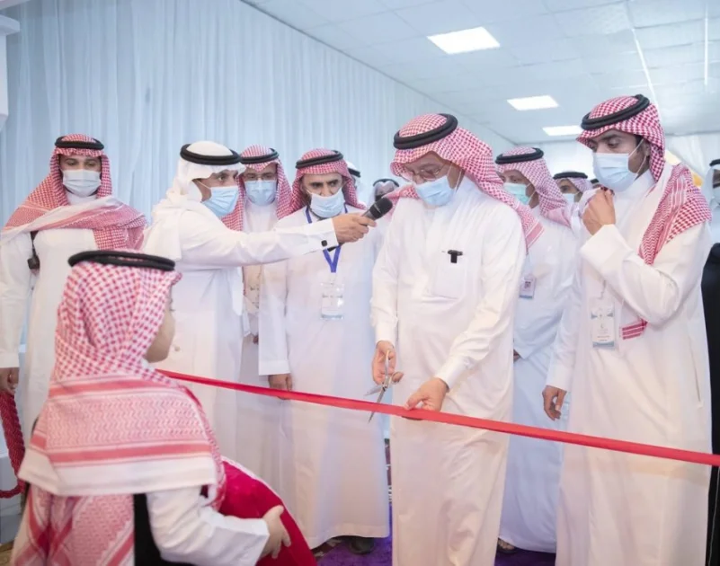 وزير التعليم يطّلع على مشروعات طلاب الرياض المشاركة في معرض "إبداع 2022"