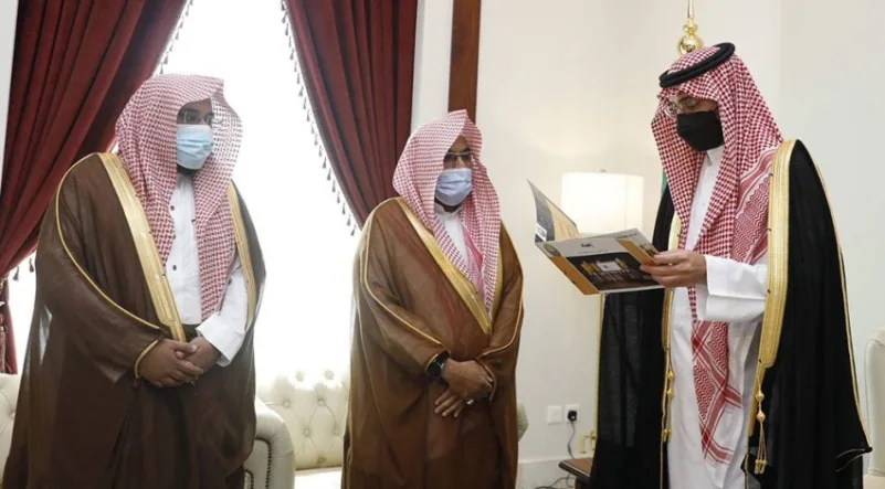 الأمير سعود بن جلوي يُدشّن حملة مكارم الأخلاق