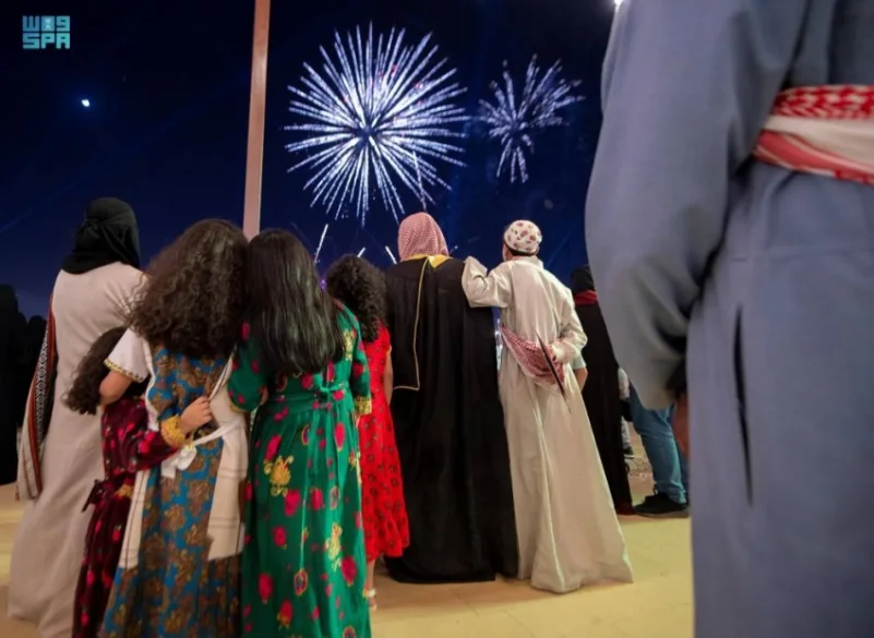 الألعاب النارية تزيّن سماء الرياض في "موسم الرياض 2021”