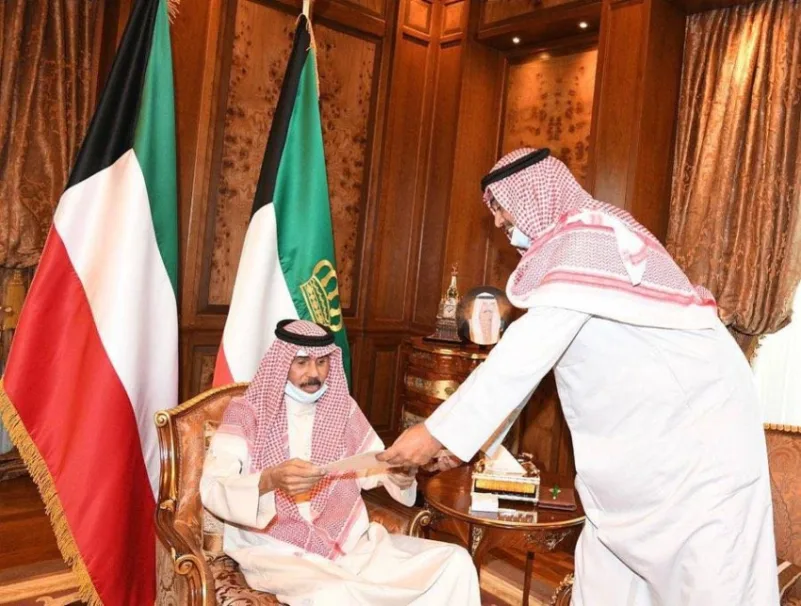أمير الكويت يقبل استقالة الحكومة