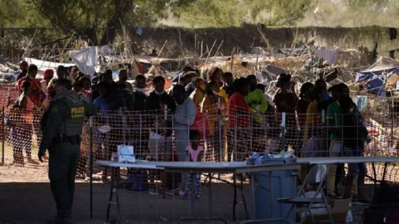 المكسيك: ضبط 600 مهاجر في شاحنتين