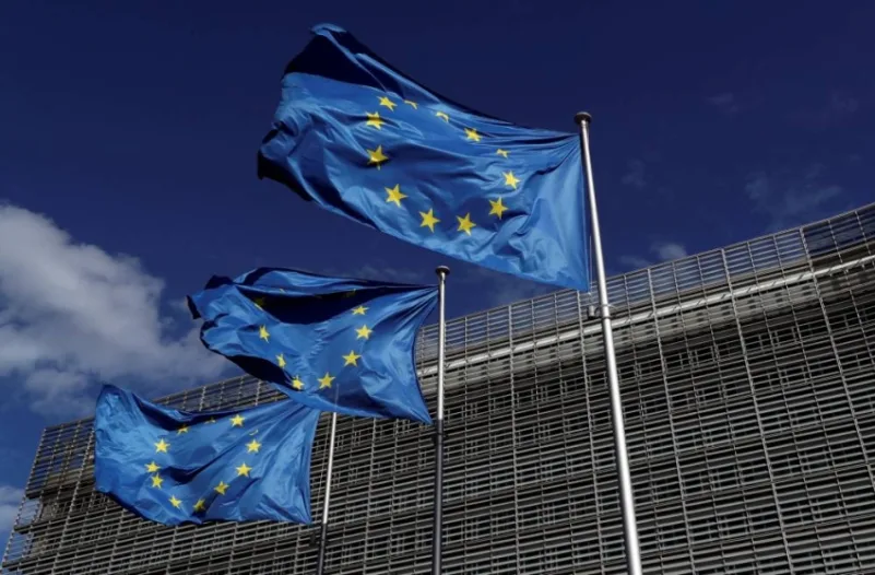 "الأوروبي" ينهي العمل بآلية إعطاء تراخيص لتصدير لقاحات كوفيد