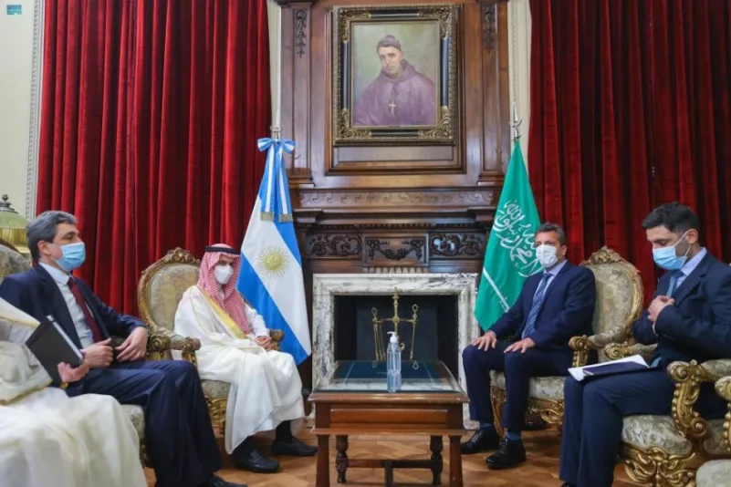وزير الخارجية ورئيس مجلس النواب الأرجنتيني يستعرضان العلاقات الثنائية