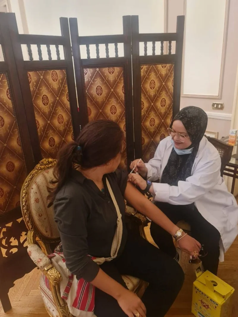 القنصلية السعودية بالإسكندرية تنظم حملة لتطعيم منسوبيها وعوائلهم