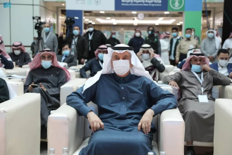 وزير "البيئة" يُكرّم 16 شركة حائزة على شهادة "سعودي قاب"