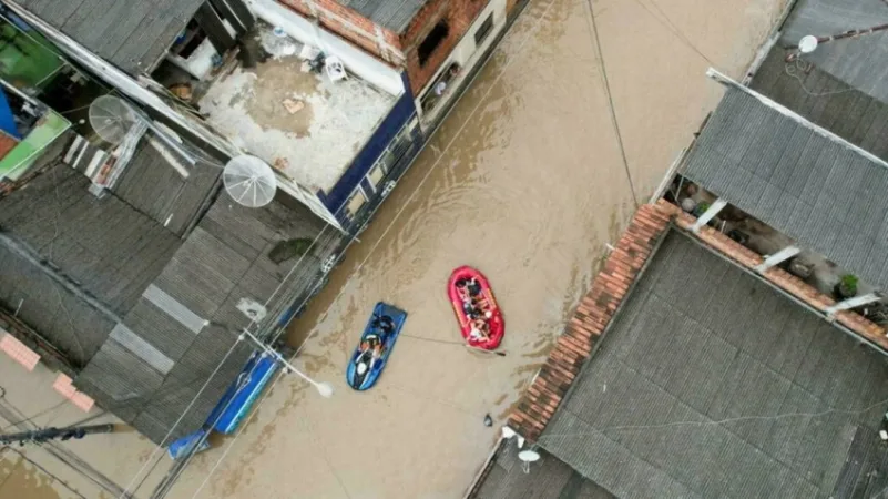 ضحايا فيضانات البرازيل : 18 قتيلا و35 ألف نازح