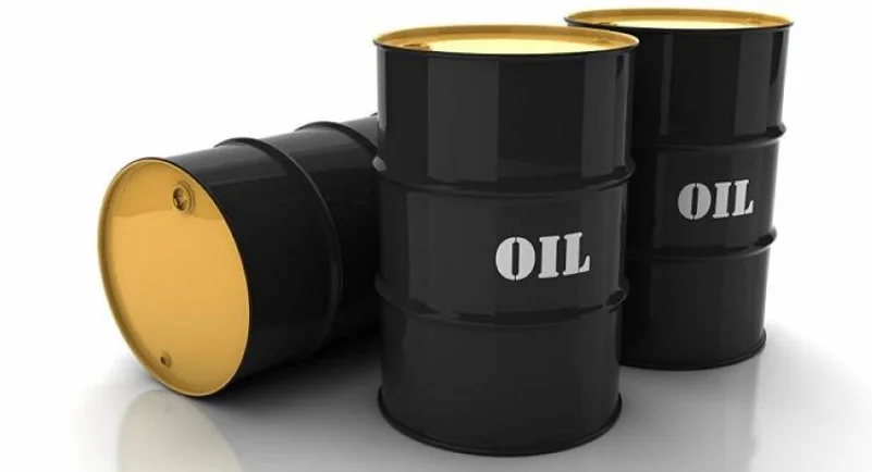 النفط يرتفع وسط مخاوف بشأن الإمدادات وأثر محدود لـ "أوميكرون"