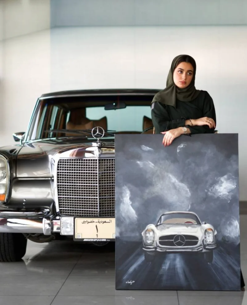 رسامة سعودية تبهر عشاق مرسيدس – بنز حول العالم
