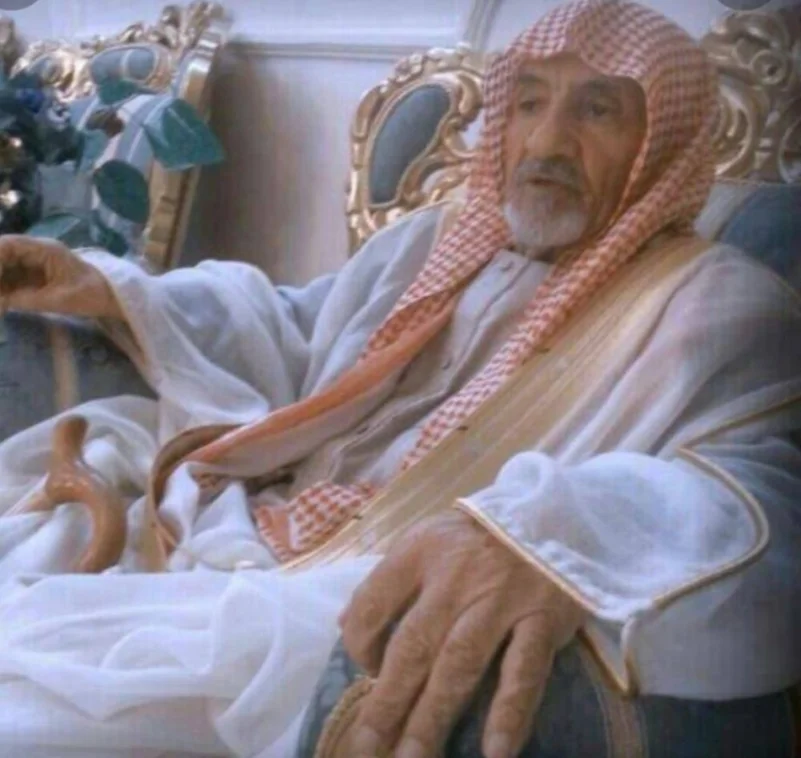امراء  ومسؤولون يعزون في وفاة الشيخ الطاحسي الزهراني
