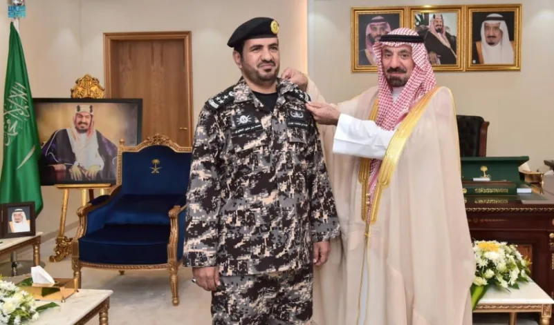 أمير نجران يُقلّد قائد قوة أمن المنشآت بالمنطقة رتبة الجديدة