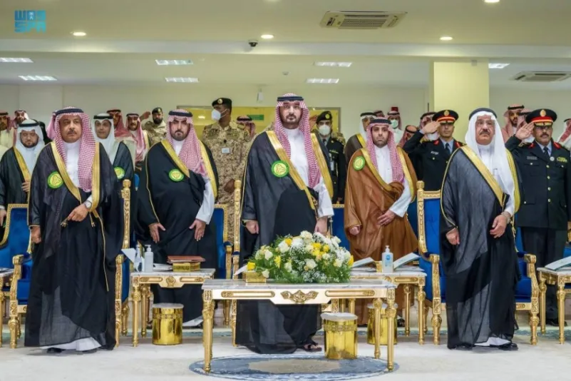 وزير الحرس الوطني يرعى حفل تخريج 3 دفعات من جامعة الملك سعود بن عبدالعزيز