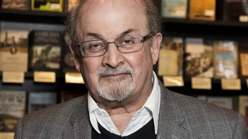 إيران عن محاولة اغتيال "سلمان رشدي": اللوم يقع عليه وحده