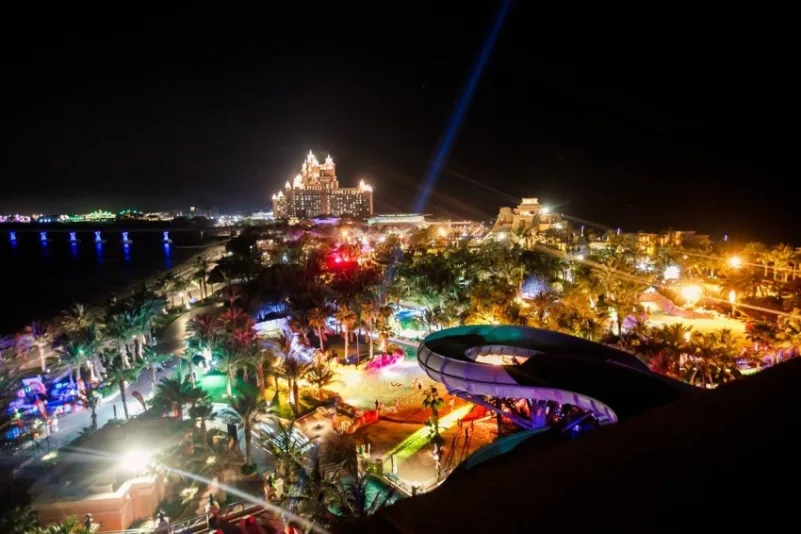 حفل أكوافنتشر بعد الغروب يعود من جديد بطابع مهرجاني مميز في أكبر حديقة مائية في العالم