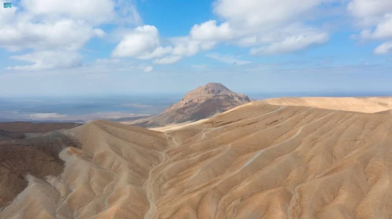 فوهة بركان جبل البيضاء.. واحدة من أندر المعالم الجيولوجية في الجزيرة العربية