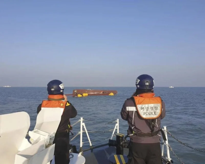 9 مفقودين إثر انقلاب قارب صيد في كوريا الجنوبية
