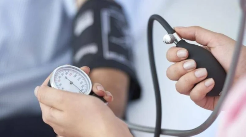 ما المعدل الطبيعي لضغط الدم؟.. "الصحة" توضح
