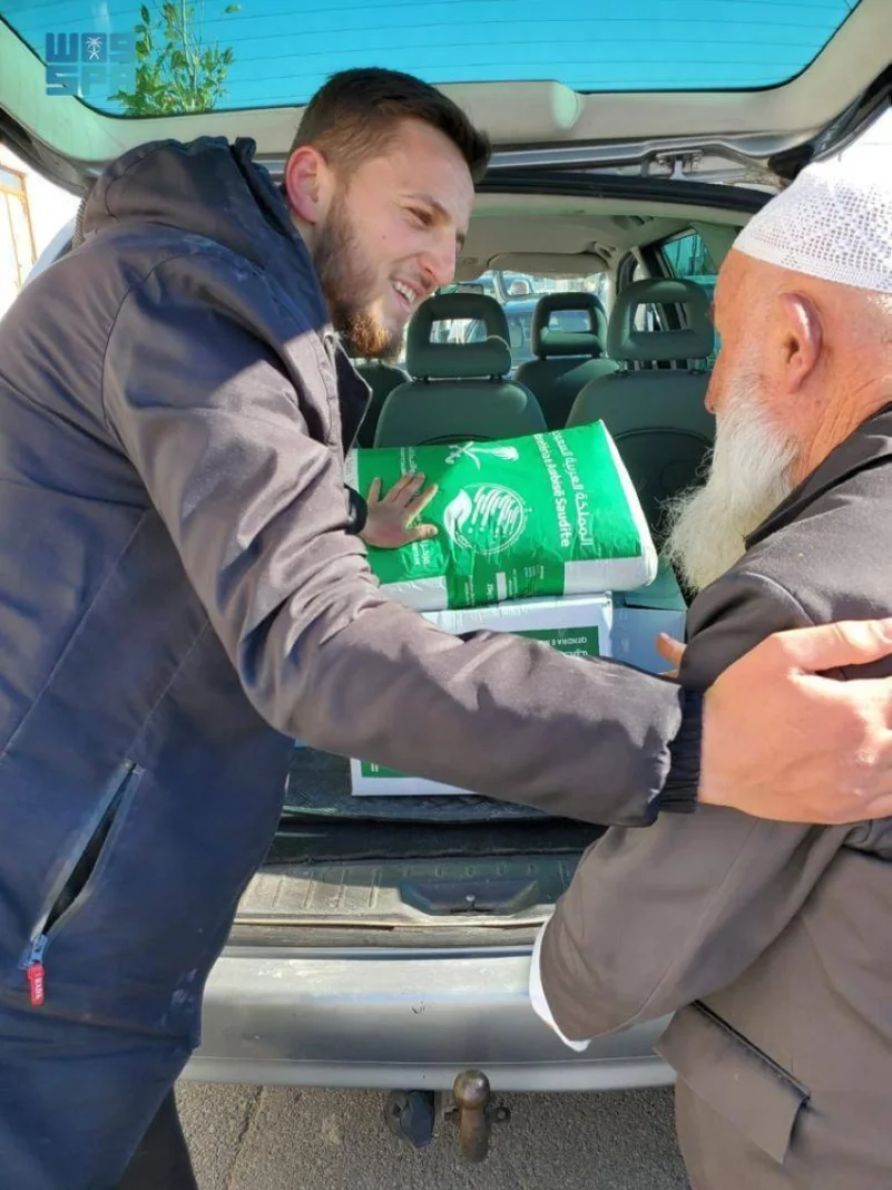 "سلمان للإغاثة" يوزع (6) أطنان من السلال الغذائية في ألبانيا