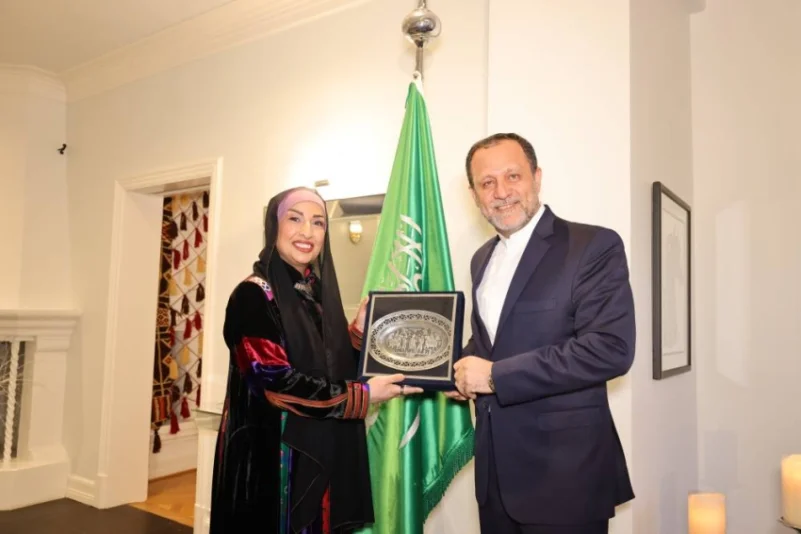 بالفيديو.. السفير الإيراني في النرويج ضيفاً على مأدبة إفطار سفيرة المملكة