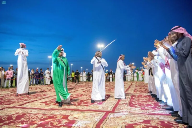 العرضة السعودية تشيع البهجة في فعاليات العيد بمنطقة تبوك