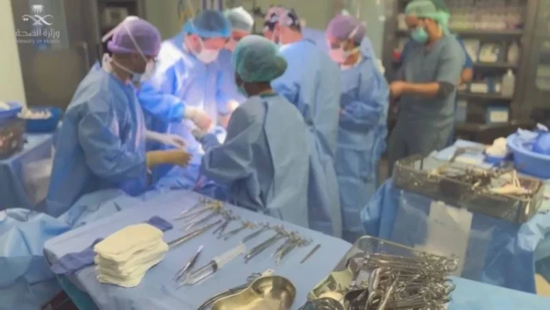 4 ساعات جراحية لاستئصال ورم بالأمعاء لمريض في محافظة الطائف