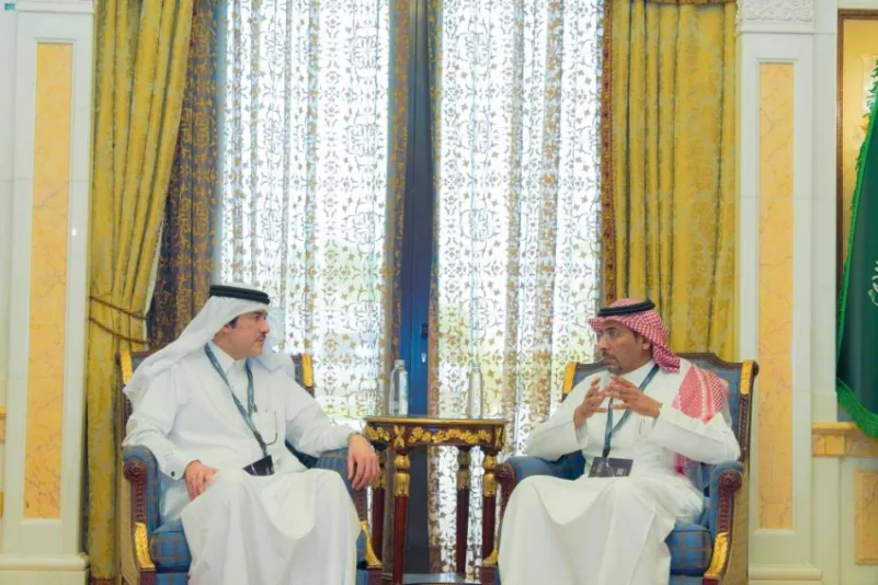 الخريّف يستعرض مع رئيس "المناطق الحرة" في قطر علاقات التعاون الاقتصادي