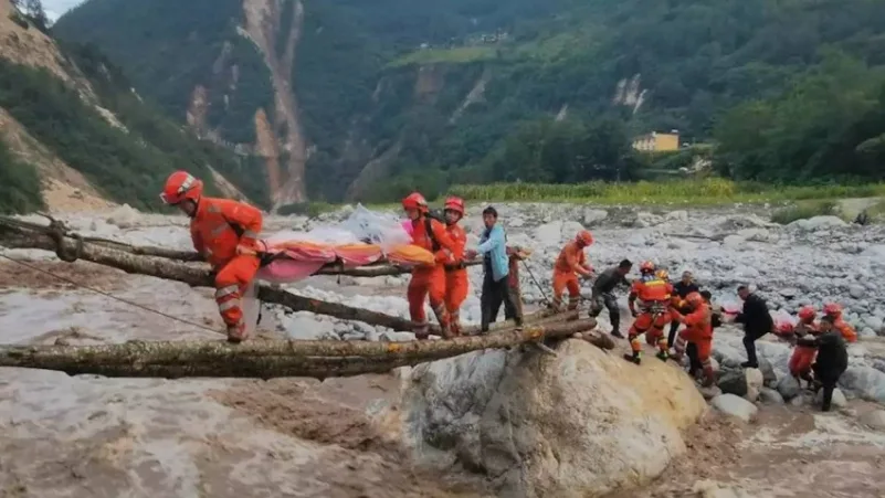 مقتل 14 شخصًا في انهيار أرضي بإقليم سيتشوان الصيني