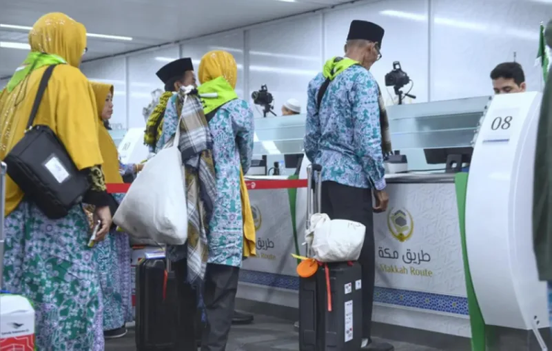 "طريق مكة" تواصل تقديم خدماتها لمستفيديها من حجاج إندونيسيا
