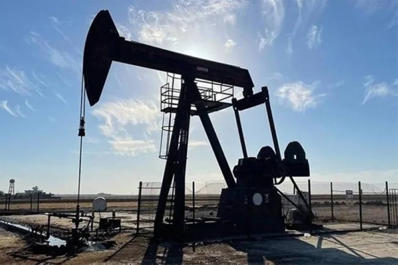 النفط يصعد 14 %.. والإنتاج إلى 116 مليون برميل
