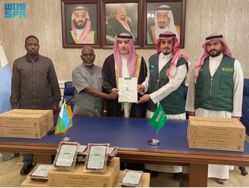 "سلمان للإغاثة" يسلم 50 طنًا من التمور هدية المملكة لجمهورية جيبوتي