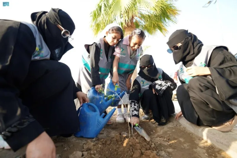 بلدية صبيا تنفّذ مبادرة تطوعية في يوم السعودية الخضراء