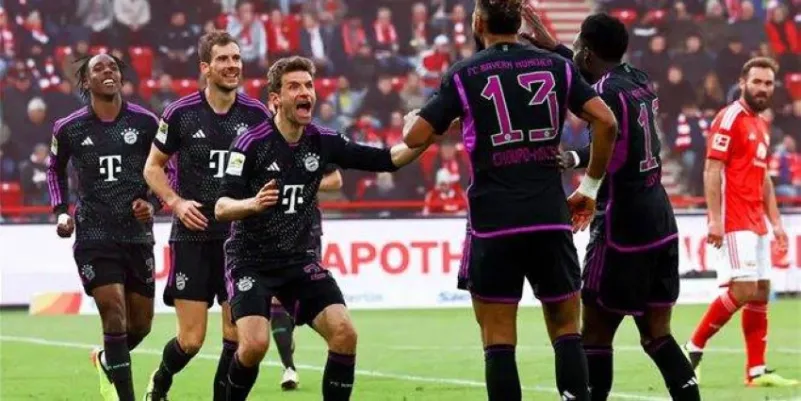 الدوري الألماني: بايرن ميونخ يفوز بنتيجة كبيرة ولايبزيغ يُحقق فوزًا متأخّرًا
