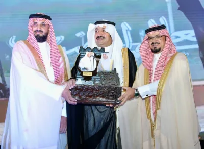 الشهري والسواط يكرمان فنان العرب والباهوت الشهري والسواط يكرمان فنان العرب والباهوت