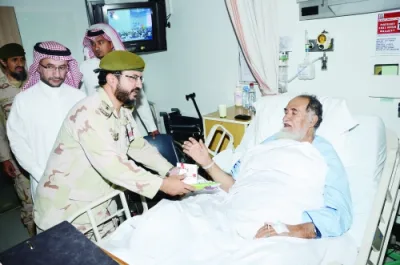 معايدة المرضى المنومين بمستشفى القوات المسلحة بالجنوب