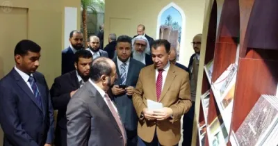 حاكم الشارقة ومسؤولون يزورون جناح الجامعة الإسلامية بمعرض فرانكفورت