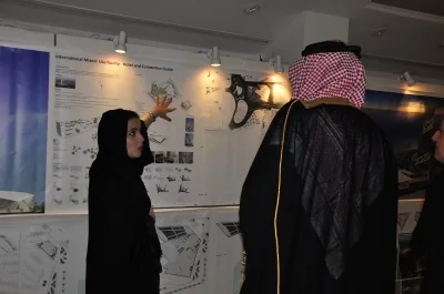 مهندسات معماريات يعرضن مشروعات تخرجهن في «دار الحكمة»