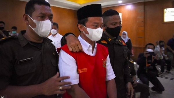 إندونيسيا.. تفاصيل الحكم على مدير مدرسة اغتصب 13 طالبة و"حملن منه"