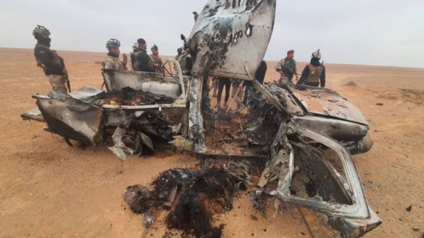 شاهد .. أول صورة لسيارة القيادي الداعشي بعد قصف مركبته بصاروخ "جو أرض" في صحراء العراق