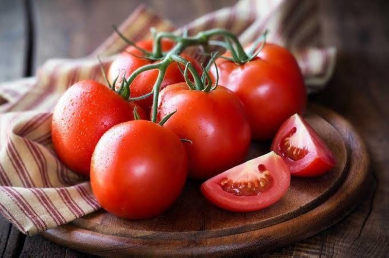 تشكل خطرا كبيرا على صحتهم.. هؤلاء ممنوعون من تناول "الطماطم"!