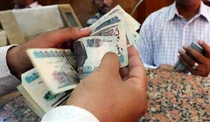 توقعات بانخفاض مفاجئ في قيمة الجنيه المصري أمام الدولار .. سيصل لهذا السعر