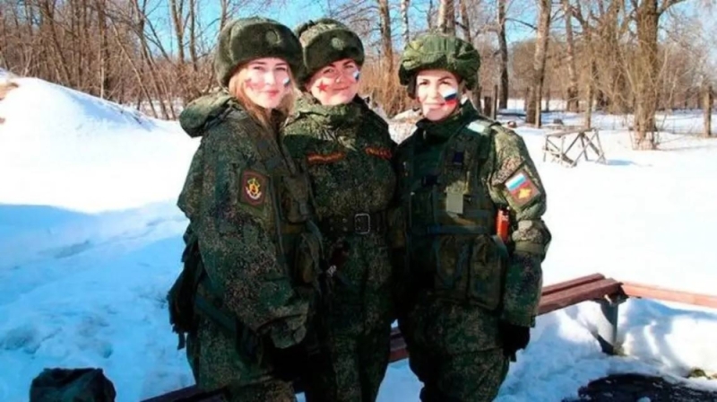 شاهد : حسناوات الجيش الروسي يتسابقن على لقب أجمل مقاتلة