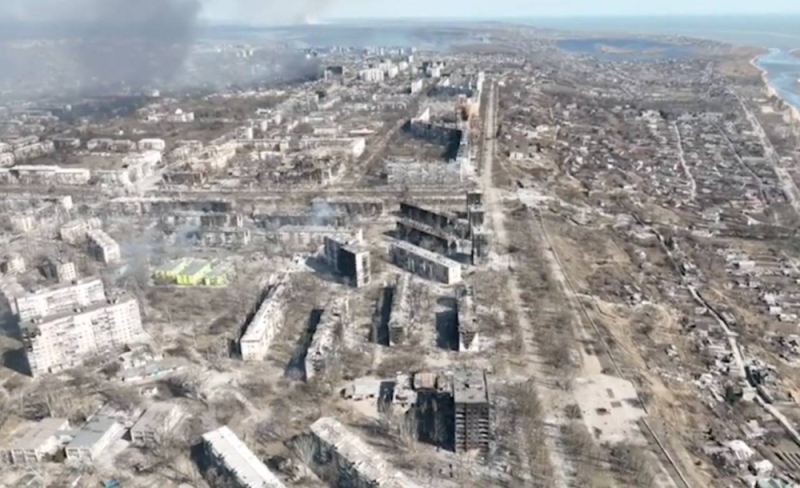 شاهد:  طائرة درون توثق الدمار الشامل  لمدينة "ماريوبول" الأوكرانية بعد القصف الروسي بالقنابل الفراغية