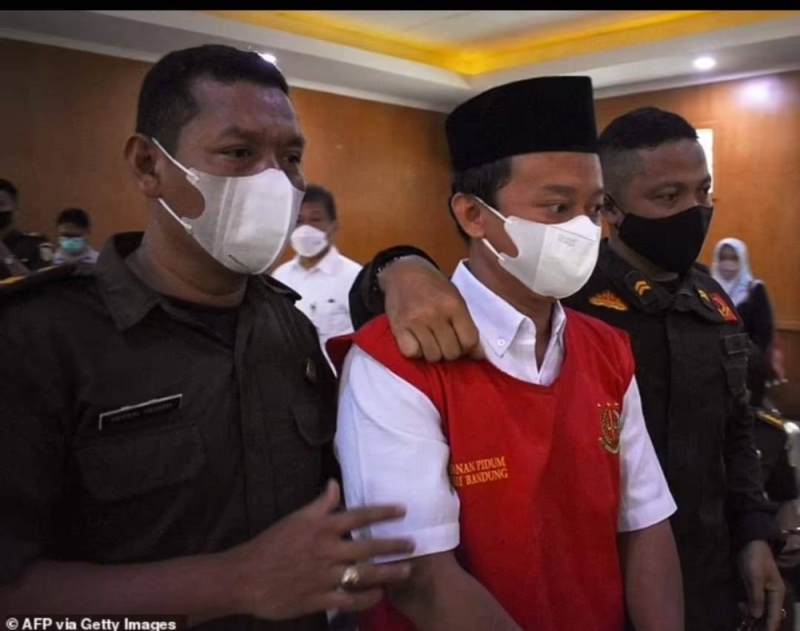 مدرس يغتصب 13 فتاة في مدرسة إسلامية إندونيسية.. والكشف عن العقوبة التي تنتظره