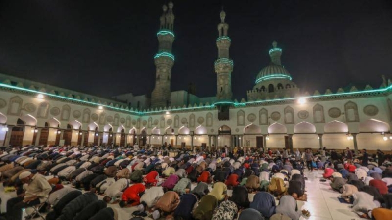 مصر.. أول رد من الأوقاف على قرار منع الاعتكاف وصلاة التهجد في المساجد بعد إثارة أزمة كبيرة