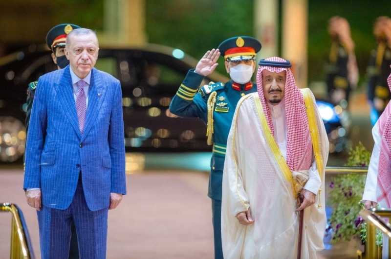 ‏بالصور : خادم الحرمين يستقبل رئيس تركيا.. ويُقيم مأدبة عشاء رسمية تكريمًا لفخامته
