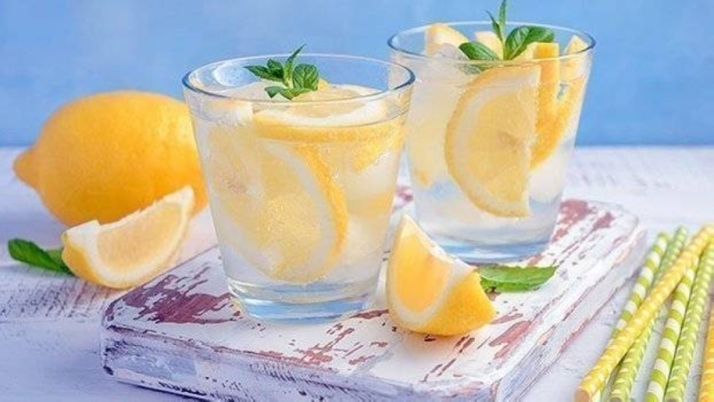 تعرف على حقيقة فوائد شرب ماء الليمون