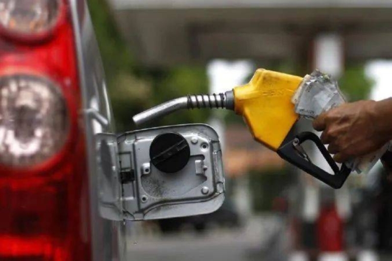 أسعار البنزين في الولايات المتحدة ترتفع إلى مستوى تاريخي