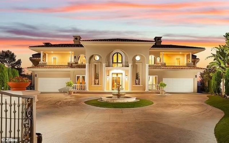 "منظر صادم" .. شاهد : ماذا حدث لقصر فاخر بكاليفورنيا قبل بيعه  بـ10ملايين دولار