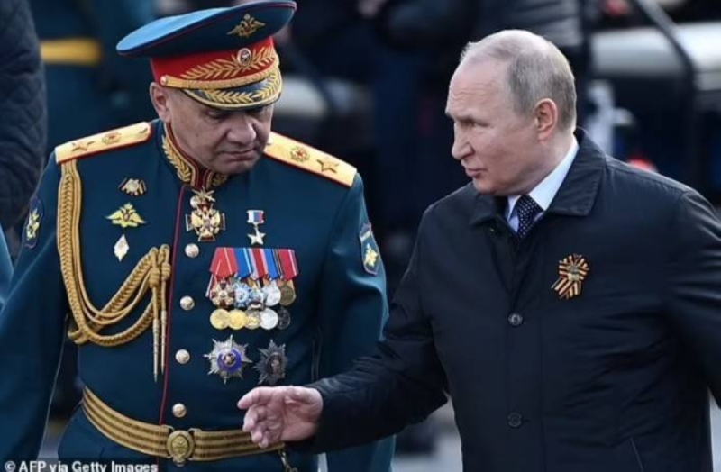 "ربما يقتله الجنرالات".. محلل روسي يفجر مفاجأة بشأن "أمر خطير" قد يتسبب في وفاة بوتين