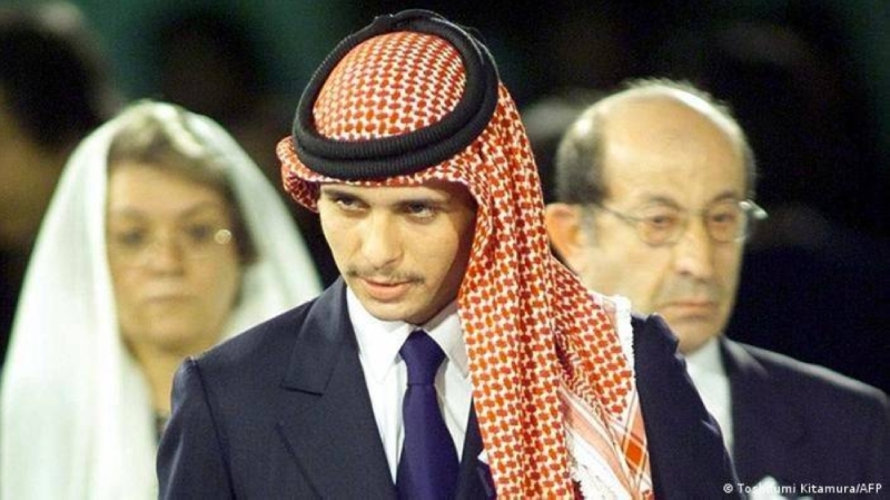ملك الأردن  يكشف عن  الاقتراح  الذي  قدمه  شقيقه الأمير حمزة  ويصفه  بـ " غير المنطقي "