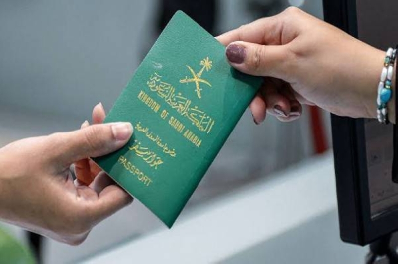 هل يلزم إحضار صورة شخصية عند تجديد جواز السفر؟.. "الجوازات" تُجيب